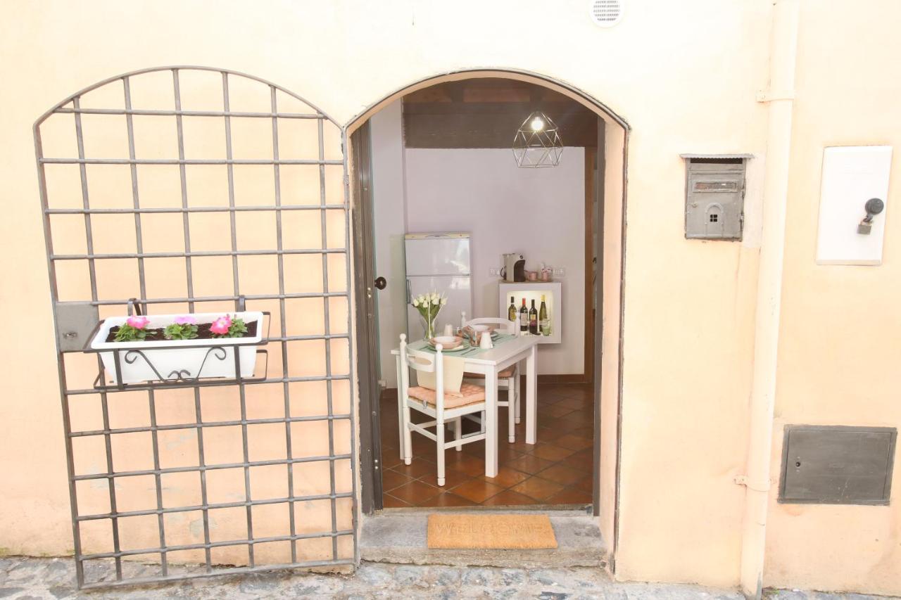 Apartamento Relax Nel Borgo L'Archetto Formello Exterior foto